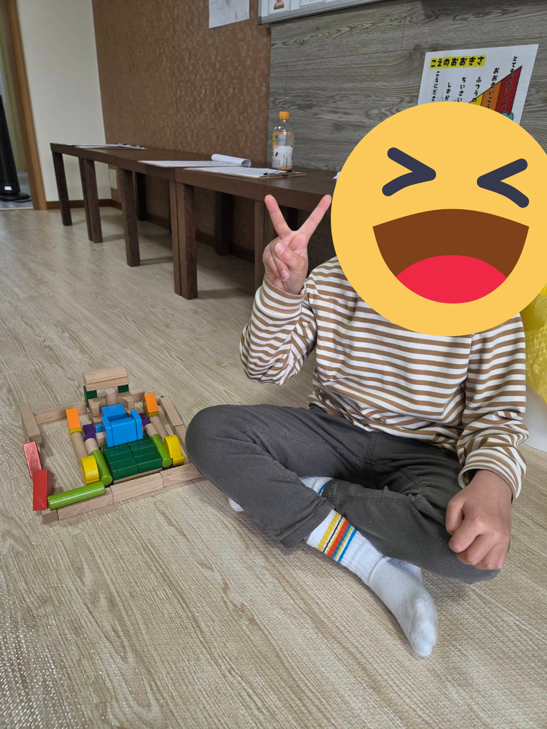 今日は、私たちの教室での楽しい積み木遊びをご紹介します！